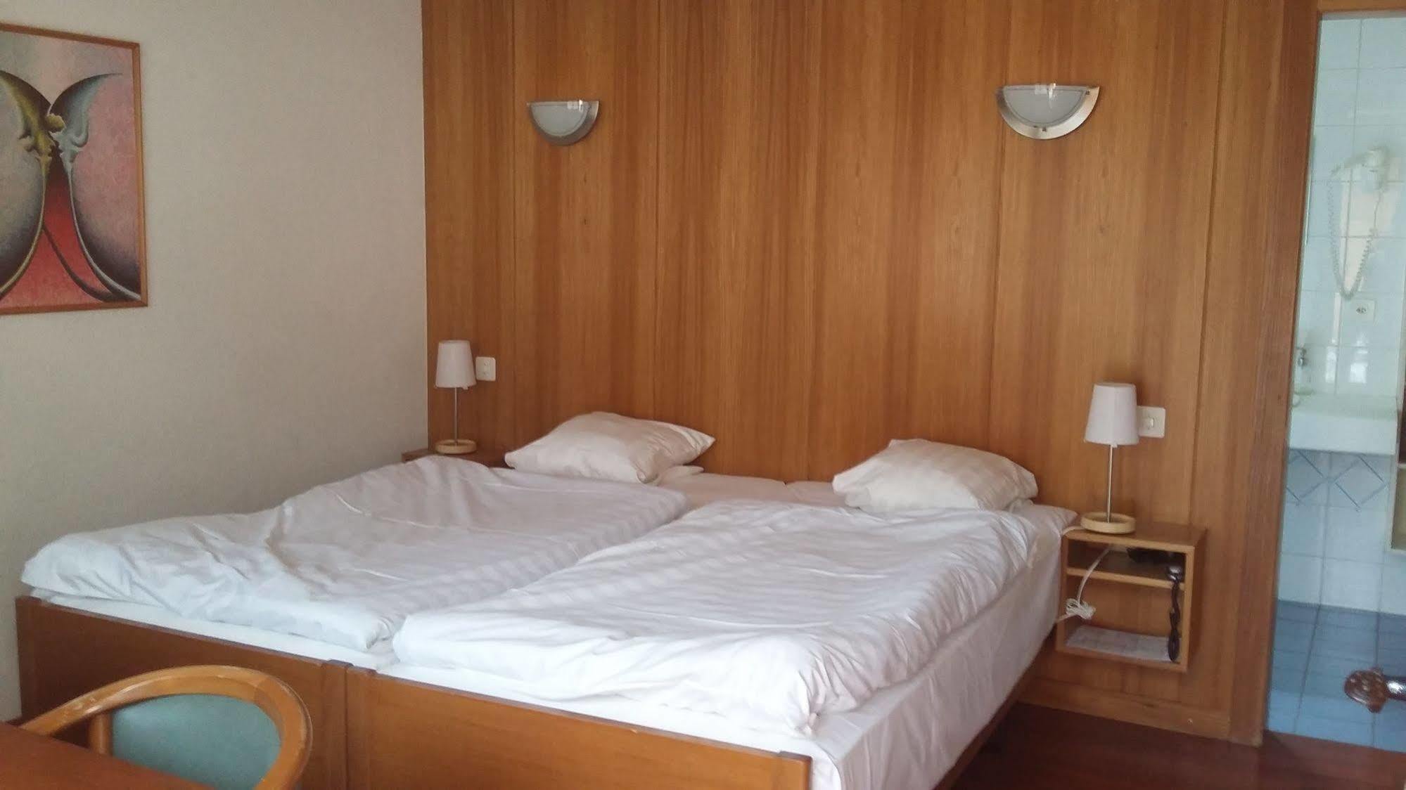Motel Des Sports マルティニー区 エクステリア 写真